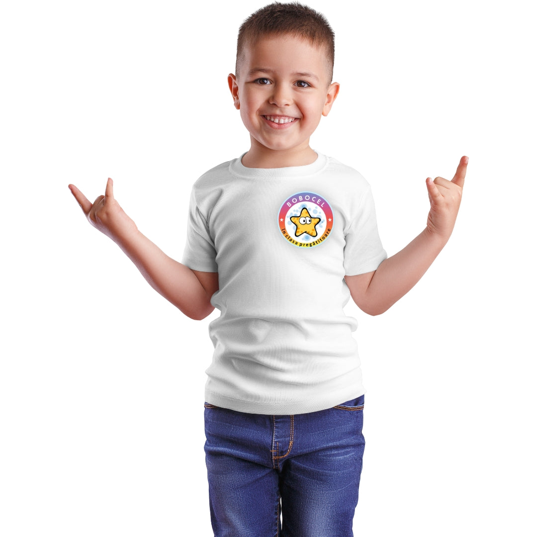 Mockup pentru insignă rotundă – Bobocel